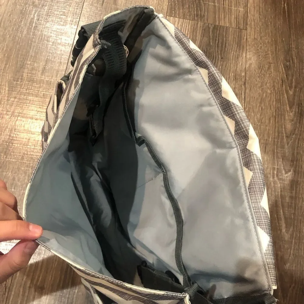 Baby Bag Skip Hop Chevron Patterned in Gray and White